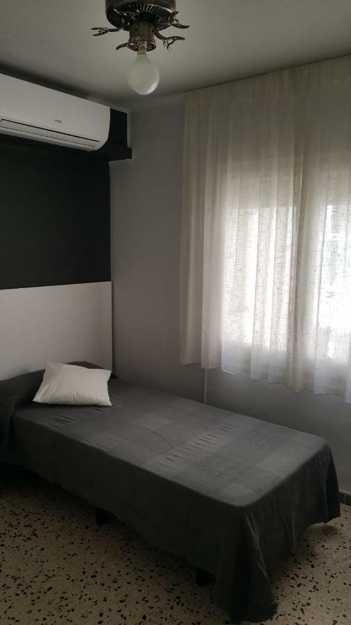 Hostal Can Joanet Cambrils Exterior foto